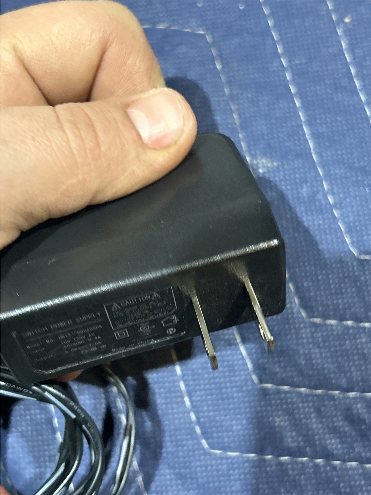 HB12-09010SPA AC Adapter Switch Power Supply Wall Plug 9V 1.0A