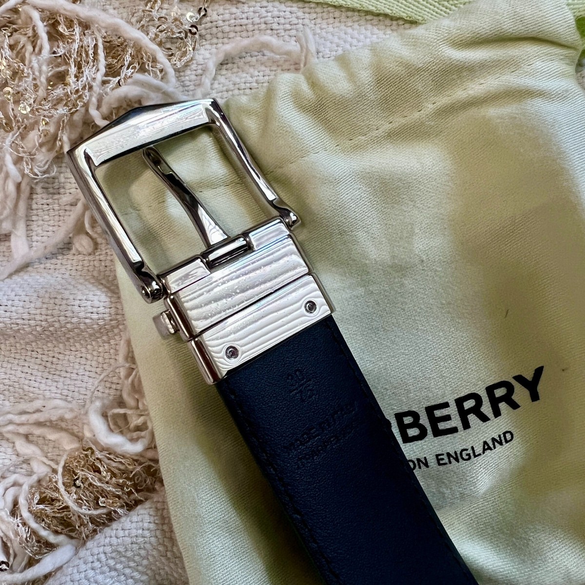 Burberry Men display picture 2