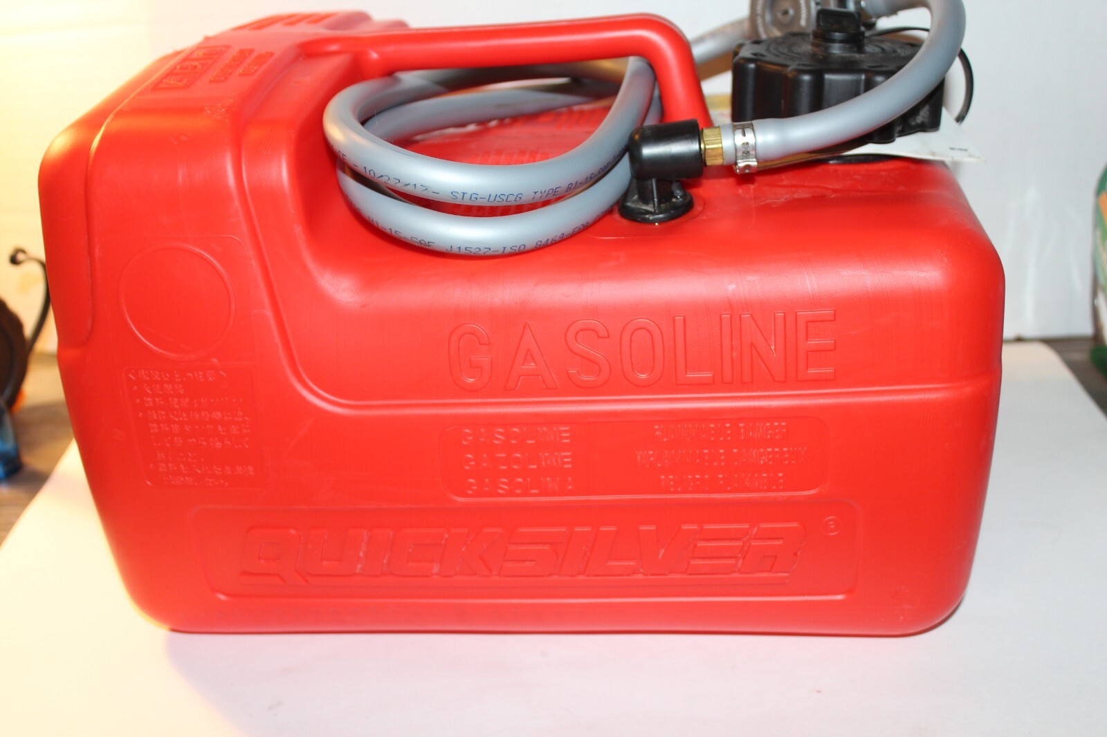 Quicksilver Portable Boat Fuel Gas Tank 3 US Gal. Mercury Mariner