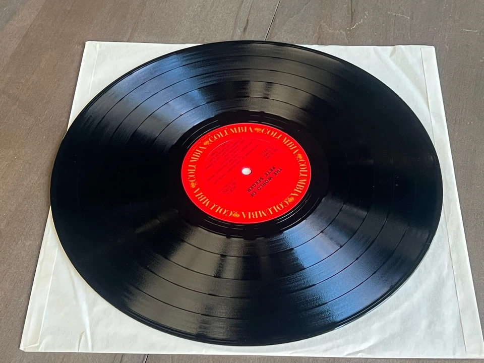 Pete Seeger The World Of Pete Seeger CG31949 2LP Gatefold EX/EX Vinyl Record Set - Image 4 of 4