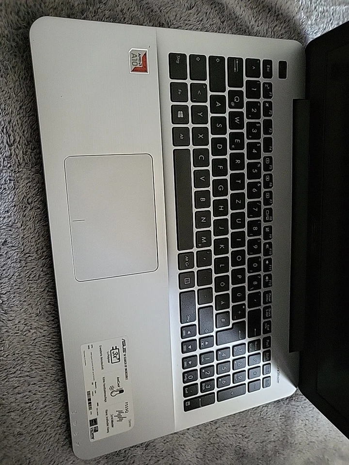 ASUS VivoBook F555Q Laptop AMD A10  Office / Gaming Laptop - Bild 3 von 4