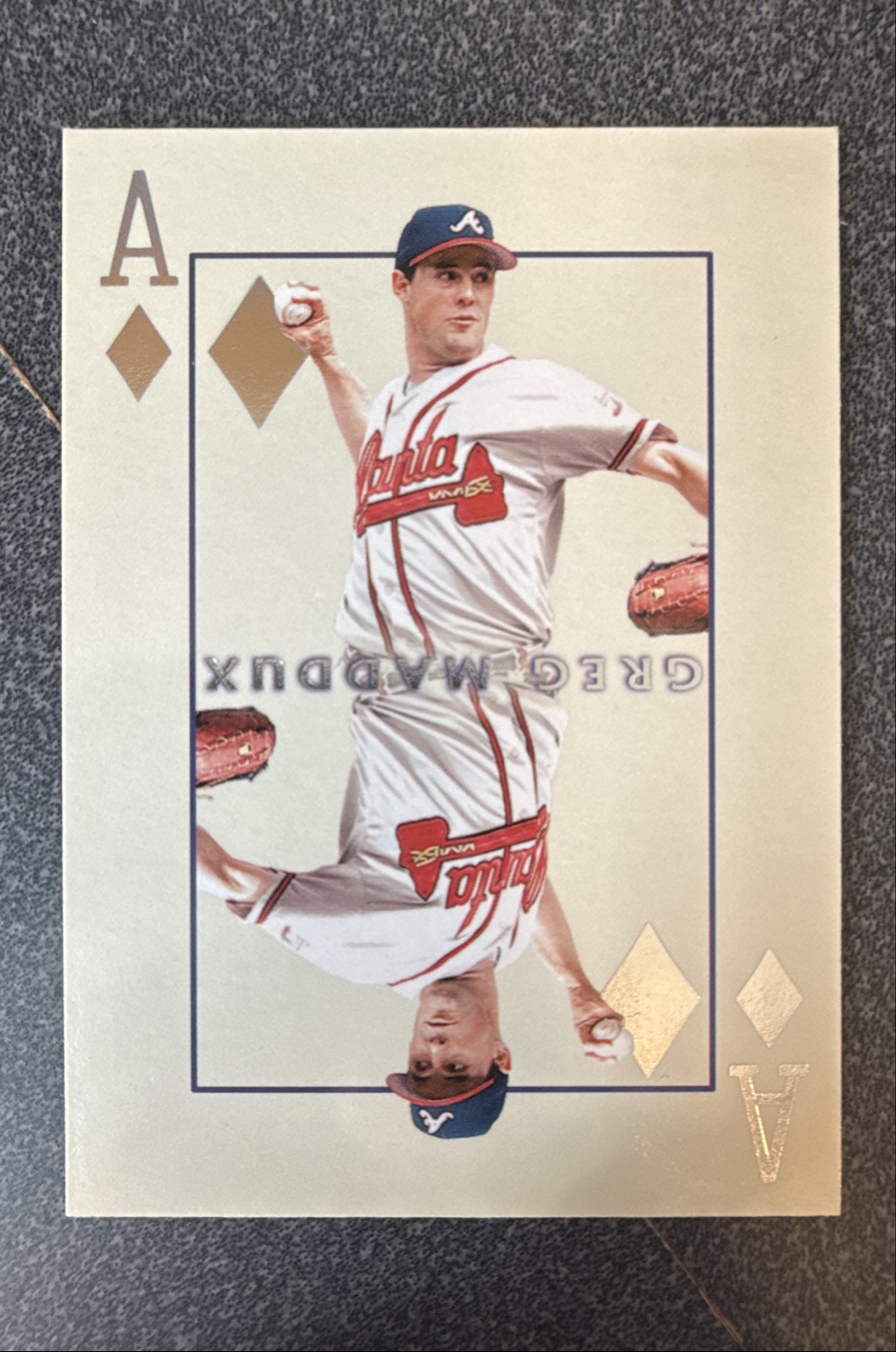 2000 Pacific Invincible - Diamond Aces Greg Maddux #2
