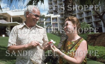 1975 Slide Couple Sharing A Laugh Hotel Grounds In Hawaii #9286