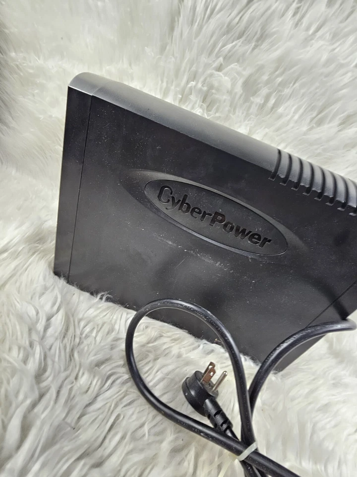 CYBER POWER 900VA 8-Outlet UNINTERRUPTABLE Power - Image 4 of 4