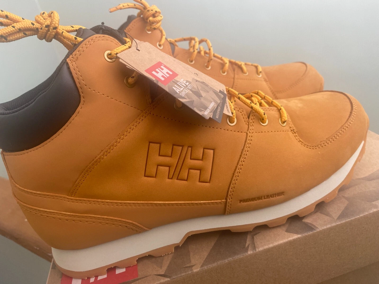 Helly Hansen Men's Tsuga Trekking and hiking boots, New Wheat / Espresso / Natu