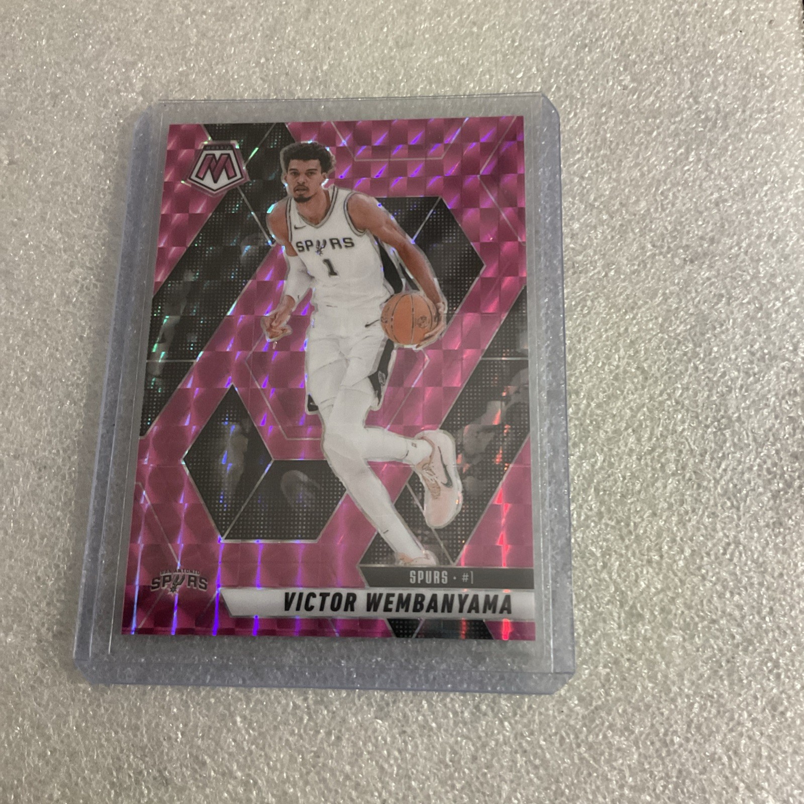 2024-25 Panini Mosaic #31 Victor Wembanyama Pink Mosaic Prizm SP /175