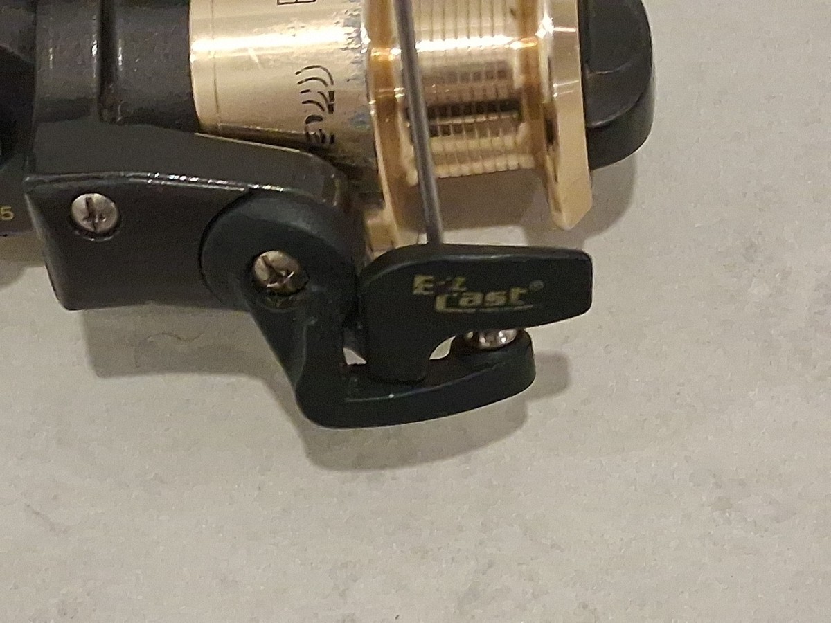 Vintage Shakespeare Cirrus CR035 Spinning Fishing Reel | eBay