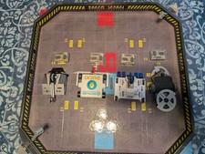 HEXBUG BattleBots Arena With 4 RC Bots And 4 Controllers
