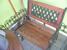 Eine Sitzbank aus Holz