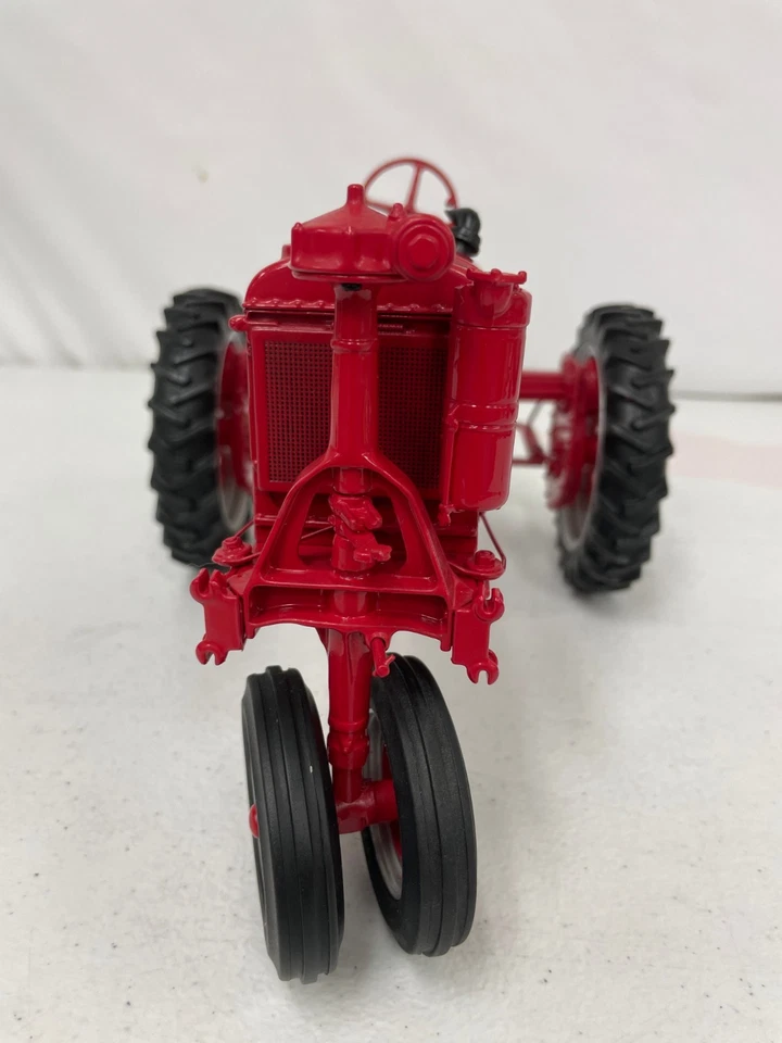 Franklin Mint Mc Cormick Deering Farmall F20 1937 Farm Tractor 1:12 Scale - Image 2 of 4