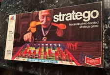 VTG 1970 Milton Bradley STRATEGO BOARD GAME 100% COMPLETE Excellent Condition 💯