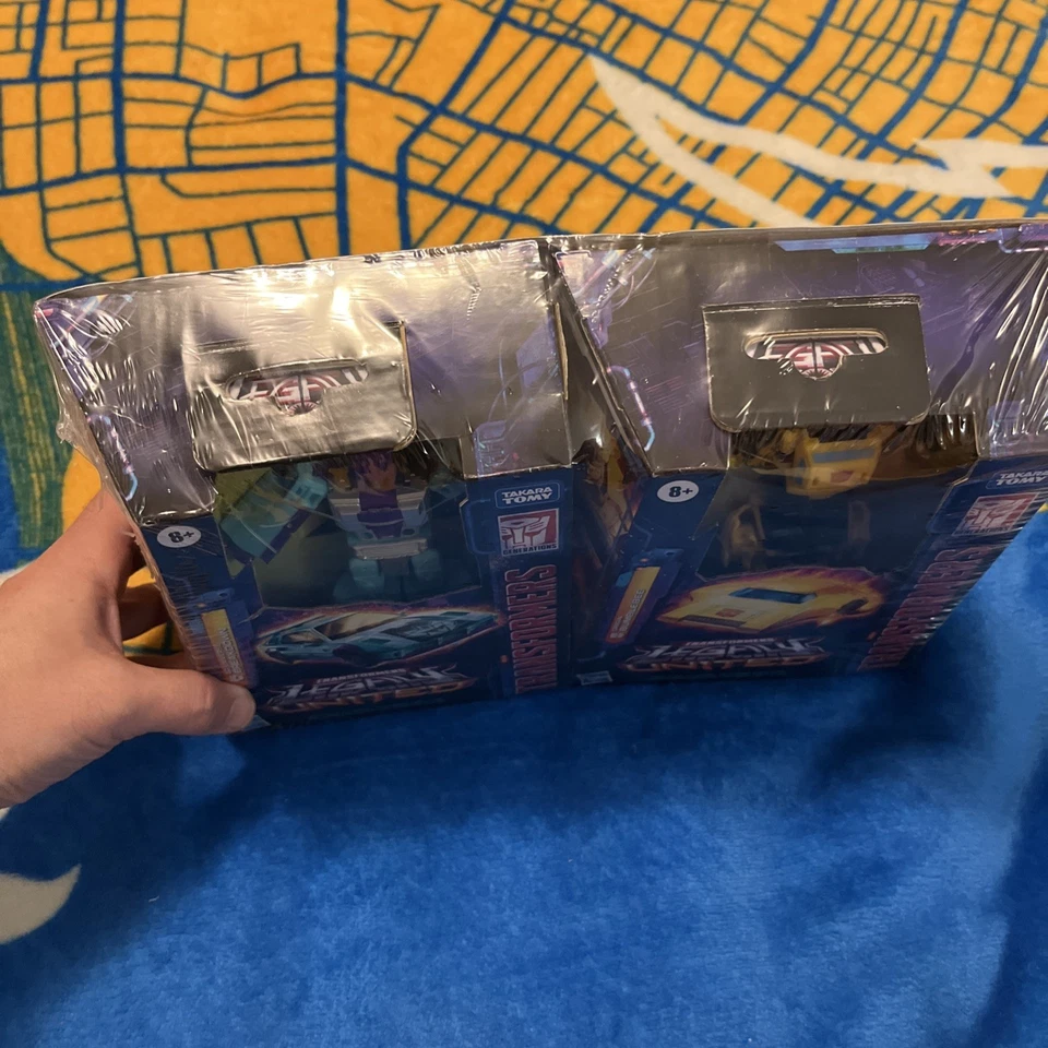 Transformers Legacy United G2 Universe Breakdown and Origins Bumblebee 2-Pack - Image 3 of 4