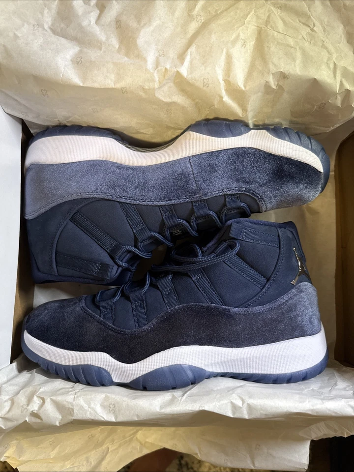 Size 11 WMNS Air Jordan 11 Retro Midnight Navy/Metallic SILVER AR0715-441 - Image 3 of 4