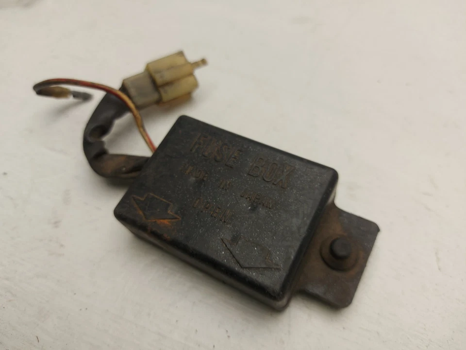 CAJA DE FUSIBLES KAWASAKI GPZ 305 Foto 3 de 4