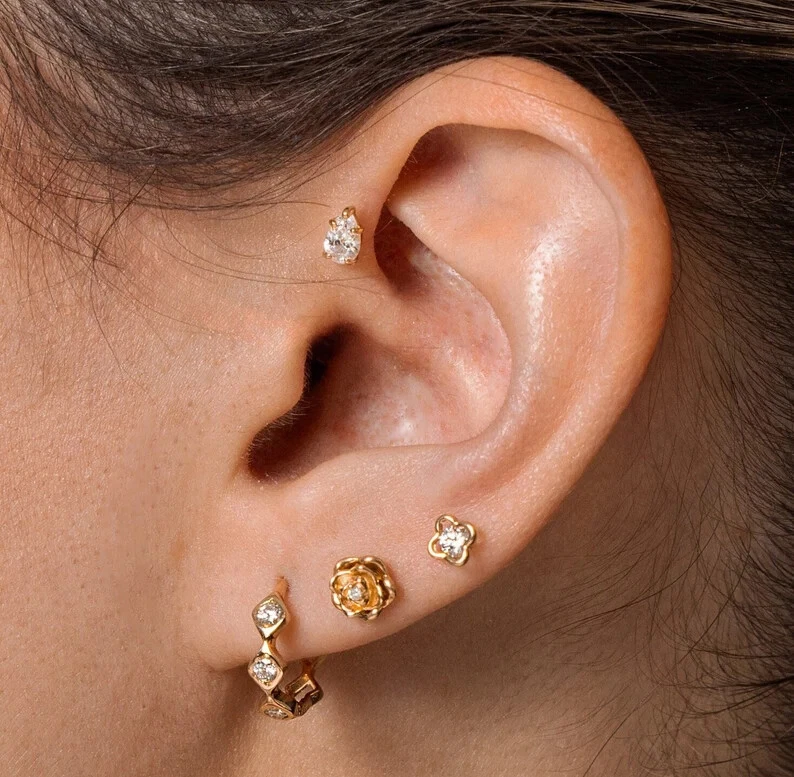 Pendiente de cartílago de hélice tragus perforación circonita cúbica lágrima sólida 14K 18G Foto 3 de 4