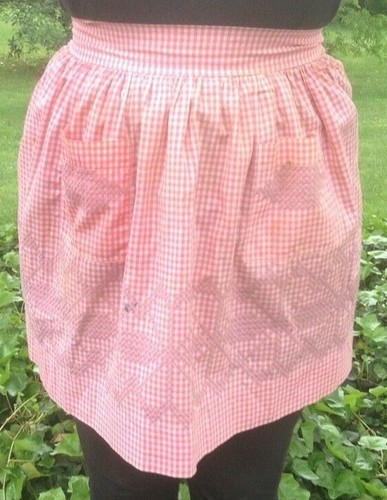 VINTAGE APRONS - Picture 8 of 10