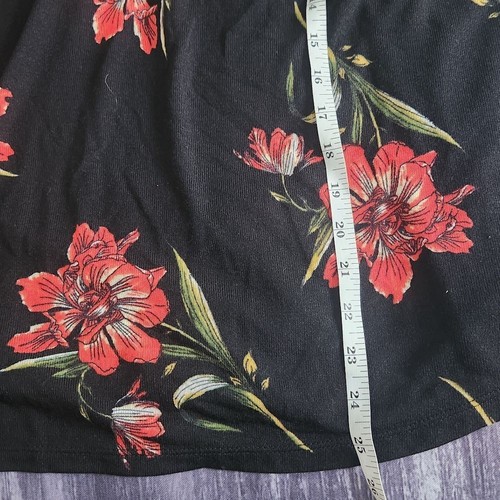 Massini Black Mock Neck Tank Lace Keyhole Red Floral Sleeveless NWT Size Medium - Picture 11 of 11