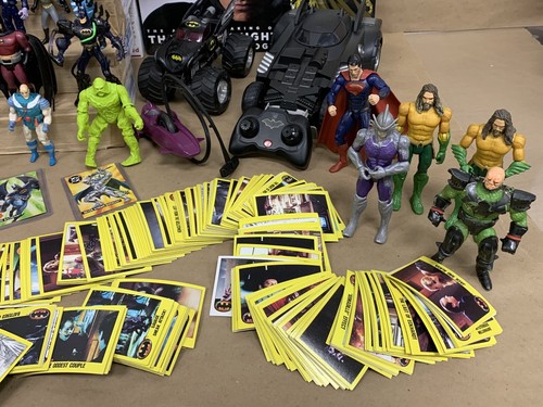 Enorme Lote De Colección - Moderno DC Comics Figuras De Acción Batman Libros Tarjetas Vehículos - Imagen 11 de 15
