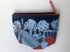 Estee Lauder Make Up Bag Woman Lion Apple Trees Blue Red  10387