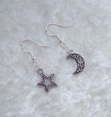 Tibetisches Silber Stern & Mond ungerade 925 Silber Haken Ohrringe. Handarbeit im Geschenktüte