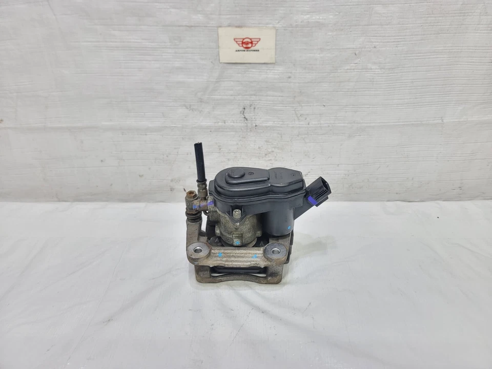 2017-2018 Mazda 3 Hatchback Brake Caliper Rear Left Driver OEM 32355597 Foto 2 de 4