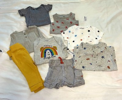 12 month baby toddler clothes 8 pieces! New and Like New