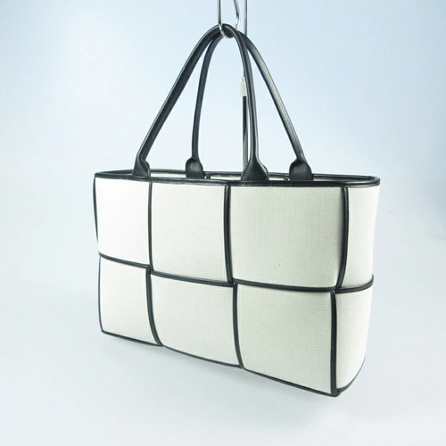 Bottega Veneta Maxi Intrecciato Arco Tote Bag 712549