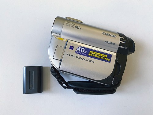 Sony DCR-DVD110 Camcorder (ungetestet) - Bild 2 von 6