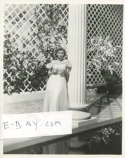 JOAN FONTAINE FROM ORIG NEG  VINTAGE 1970S  8X10  PHOTO #604