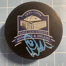 Doug Gilmour - Toronto Maple Leafs NHL Puck - Signed/Autographed with COA