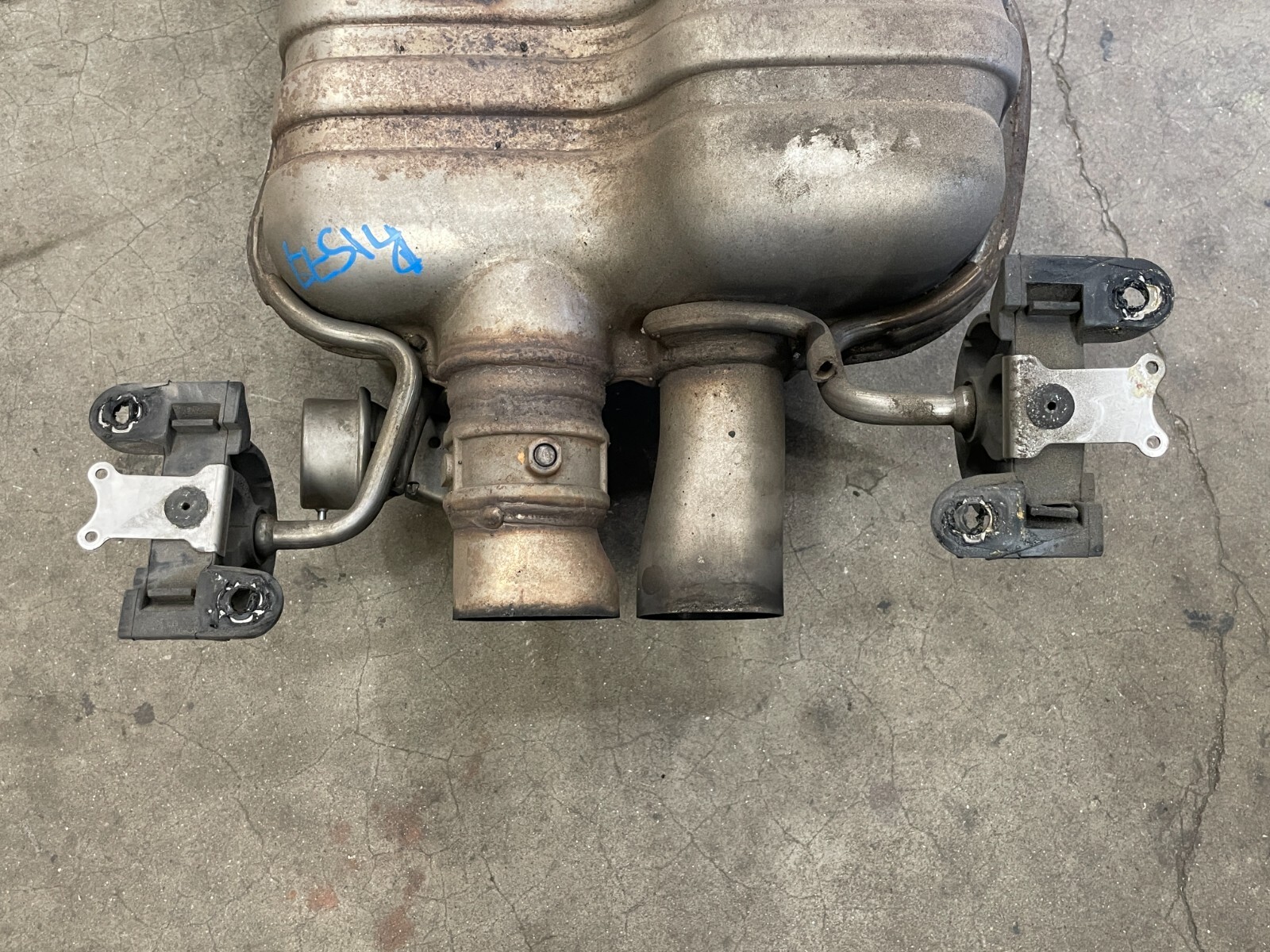 2003-2007 Bentley Continental GT Rear Right Exhaust Muffler Pipe 6.0L 1577 OEM