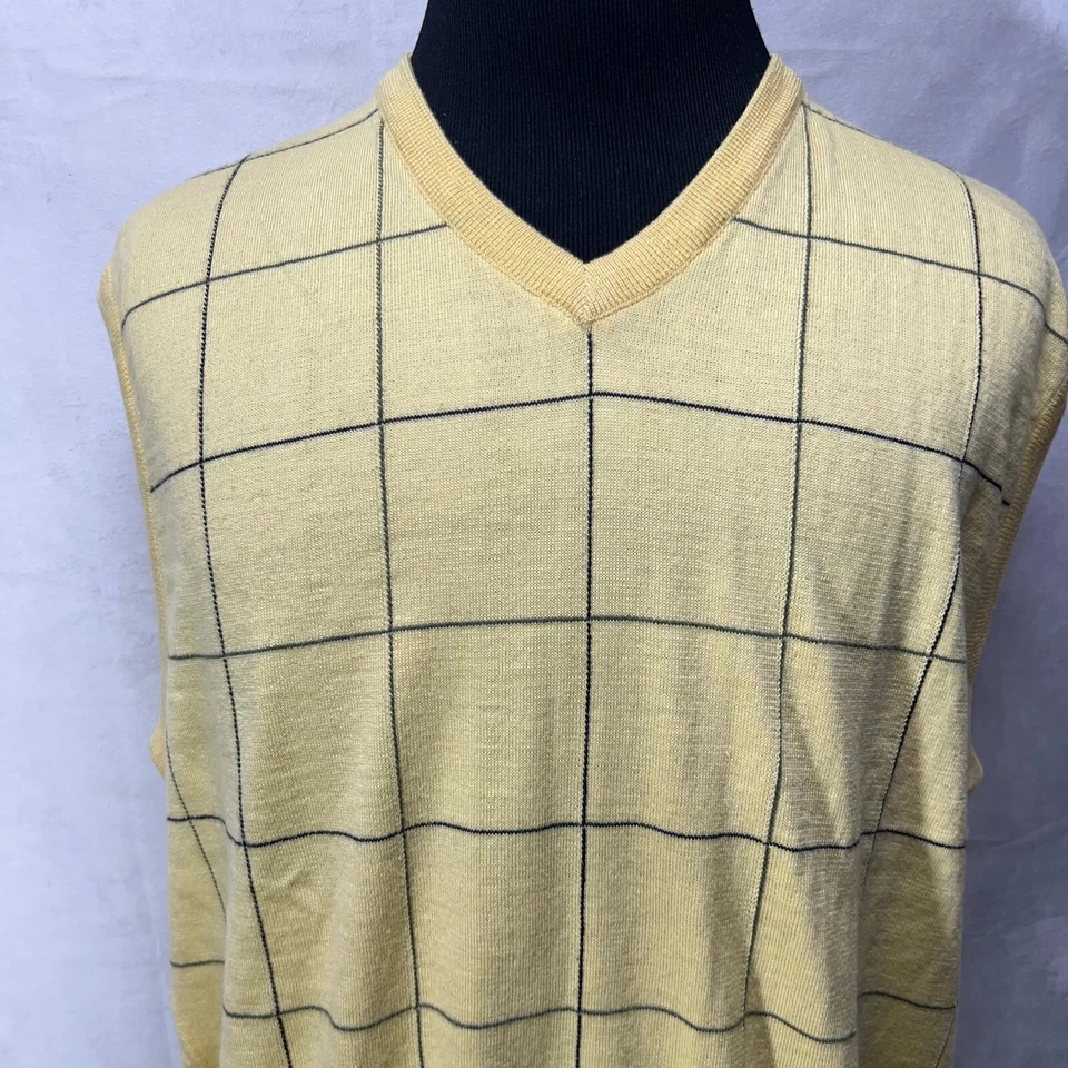 Chaleco Suéter Lyle & Scott Para Hombres XL Amarillo 100% Lana Merino Ventana Cuadros Golf Foto 2 de 4