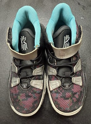 29 1/2 Kyrie Irving Sneaker Kid Size 12 C