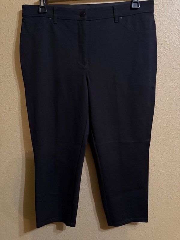 CHICO'S SO SLIMMING CROP DRESS PANTS CHICO'S SZ 2.5 (14) BLACK TAPERED LEG STRET