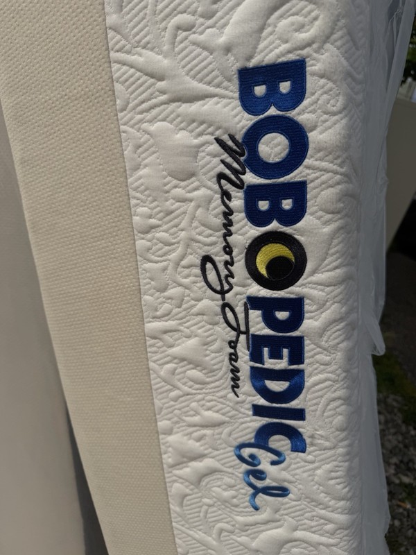 Bob-O-Pedic Gel Memory Foam Mattress king Firm with box spring included. 