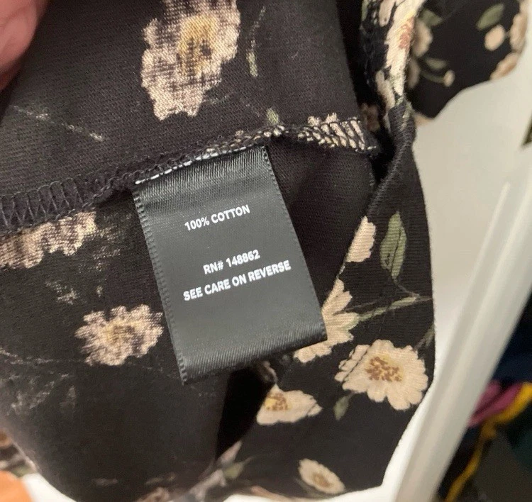 Top Babydoll de algodón con estampado de girasol negro tórrido 3x Foto 3 de 3