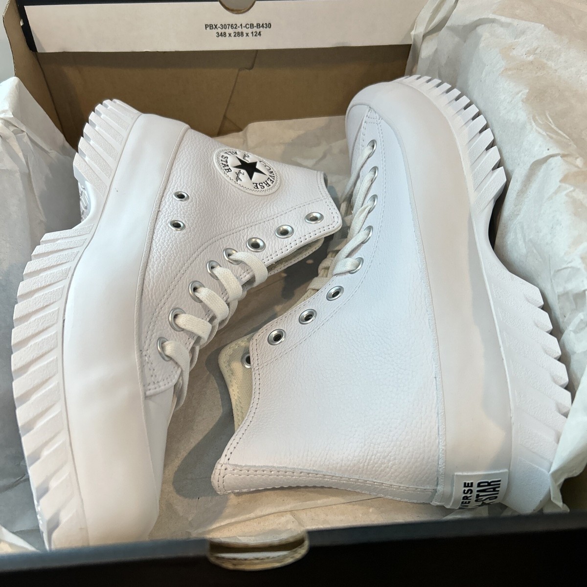 Chuck Taylor All Star Lugged 2.0 Leather A03705C NWOB Brand New Converse Chuck Taylor All Star Lugged 2.0 Leather  main image 3