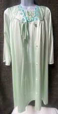 VINTAGE JC Penney Embroidered Scalloped Neck Gown Housecoat Robe Pajama Set