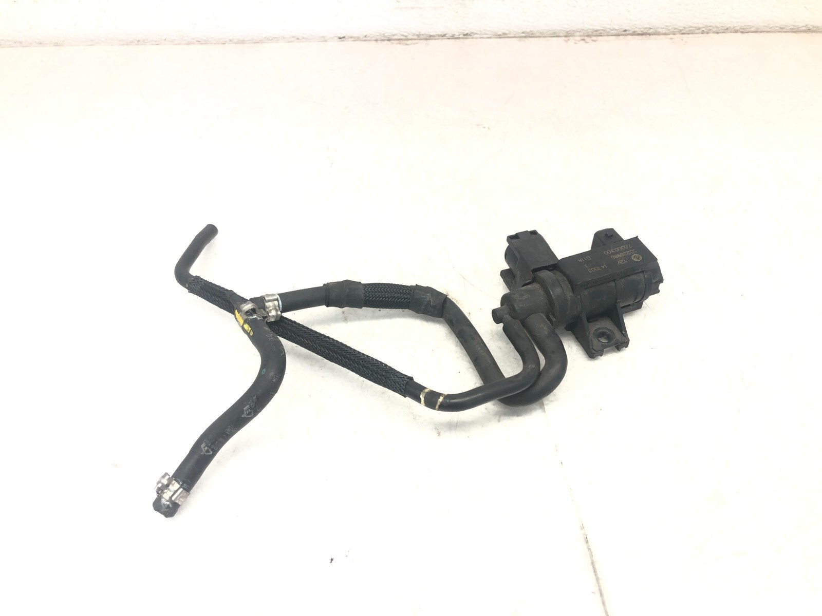 2014-2017 MASERATI QUATTROPORTE VACUUM CONTROL PRESSURE CONVERTER VALVE OEM