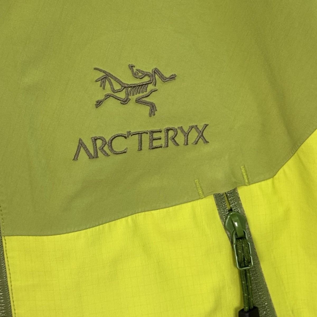 arc'teryx アークテリクス urbanfunny 00's Vintage 2000's Arc'Teryx Fleece Zip Jacket | Urban Outfitters