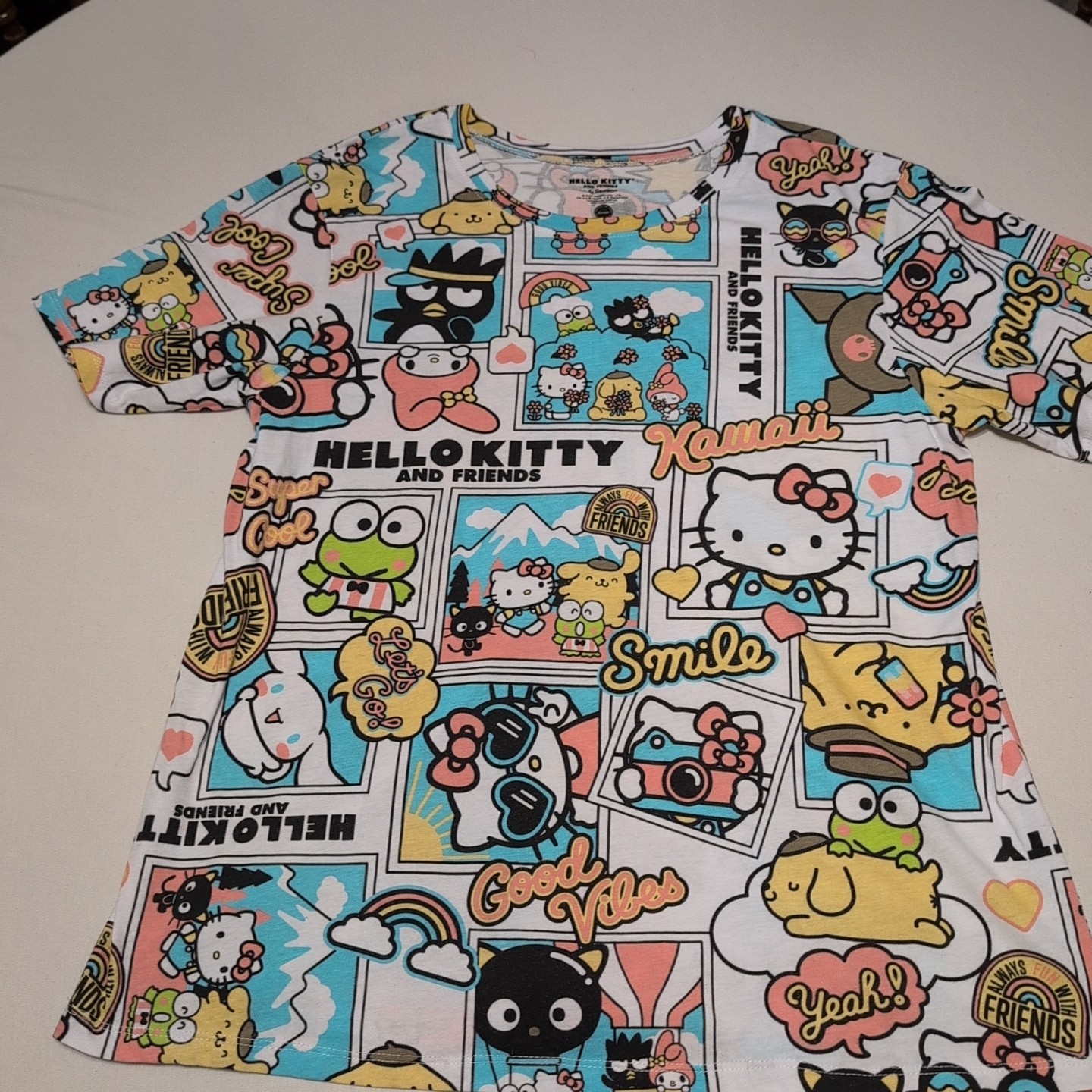 Hello Kitty Women's All Over Print T-shirt Size 1X Sanrio Short Sleeve