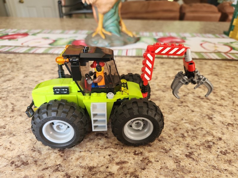 LEGO 60181 Town City Farm Forest Logging Tractor Vehicle w Mini Figure