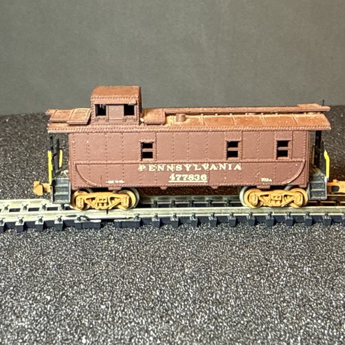 Escala N Atlas 3573 Pennsylvania Offset Cupola Ferrocarril Caboose #477836 | Zustand: Used
