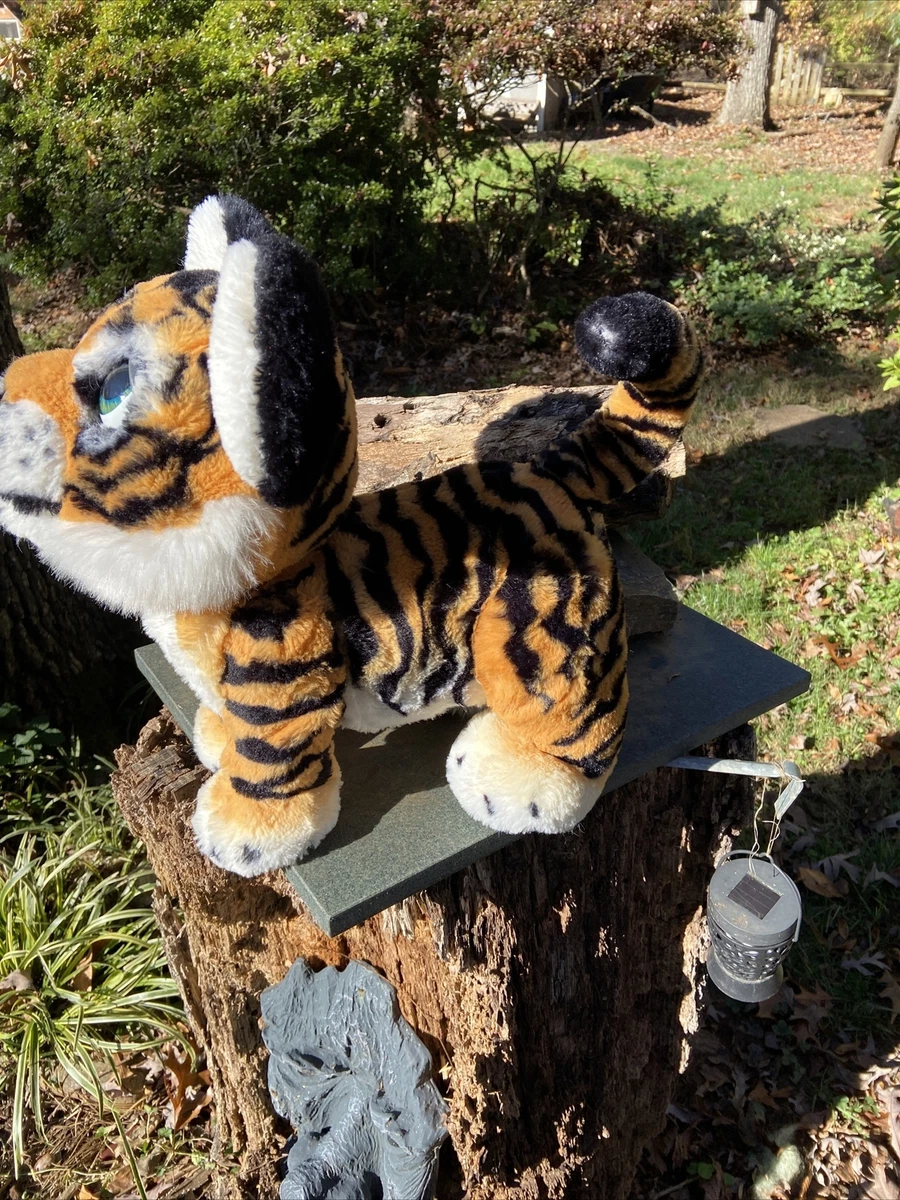 Peluche vraie fourrure louveteau tigre interactif grands yeux verts Hasbro 2016