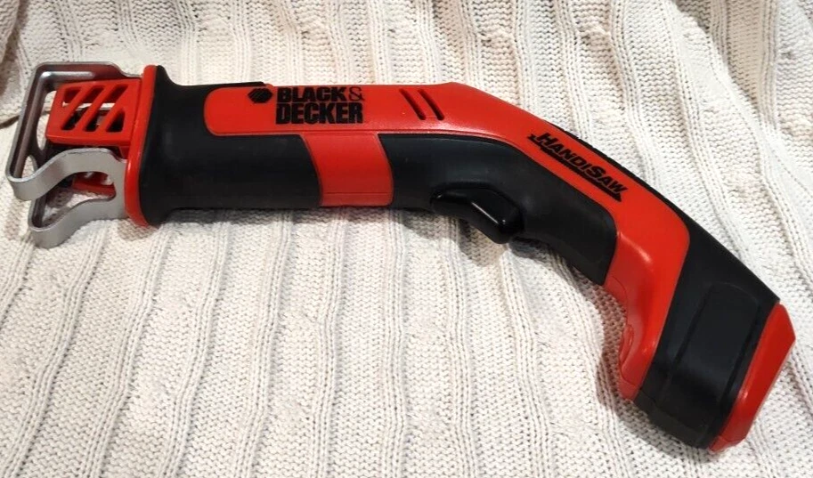 Black & Decker 6 Volt Handisaw Cordless Powered Hand Saw Model# CHS6000 - Image 4 of 4