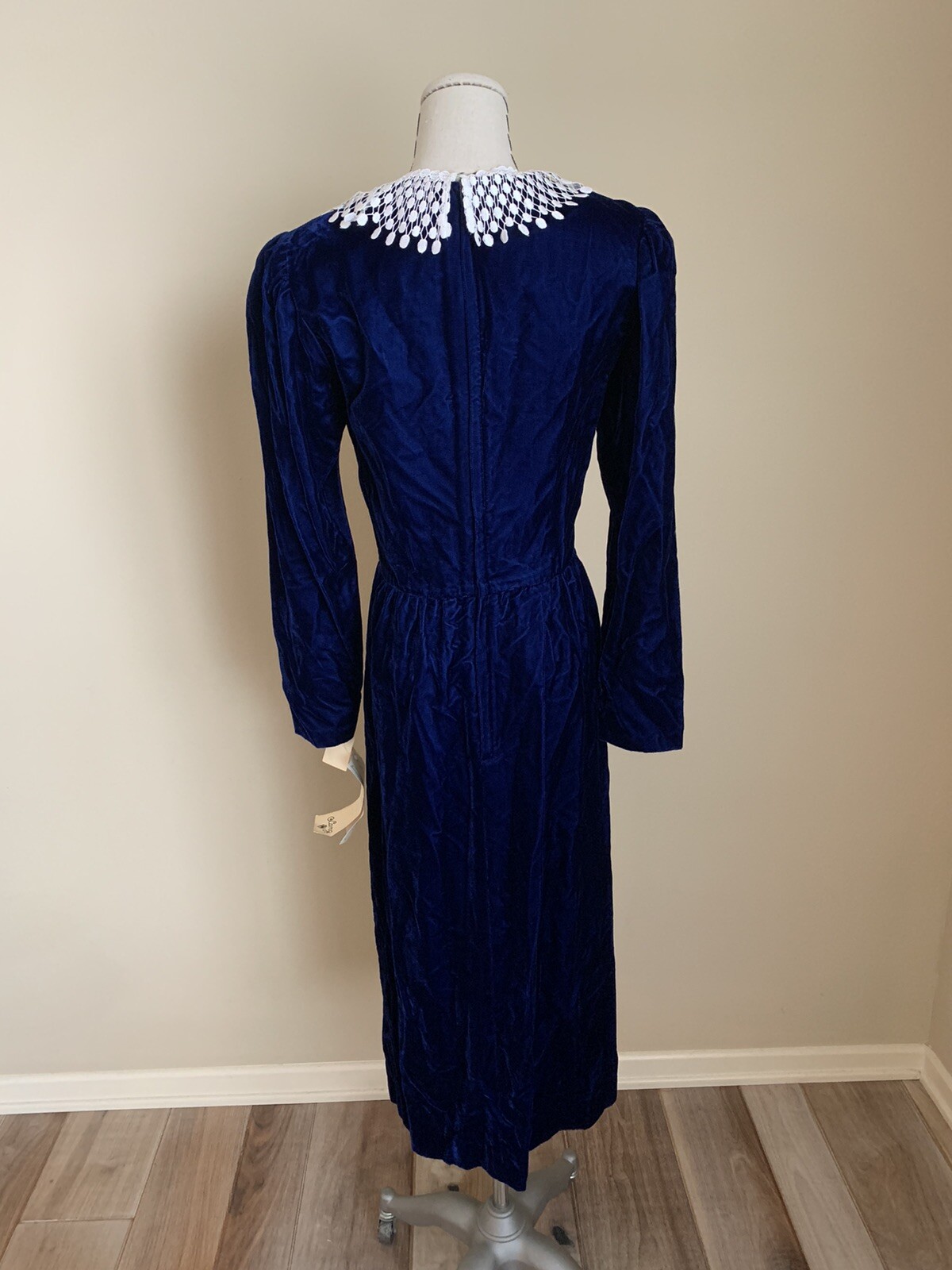 NWT Vintage 80s LANZ Blue Velvet Dress Crochet La… - image 5