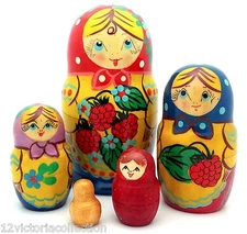 TRADITIONAL Russian Matryosha Hand Painted Nesting Babyshka set of 5 Dolls 