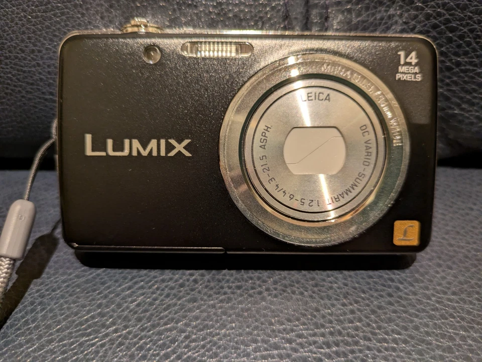 Black Panasonic Lumix DMC-FS40 14.1MP  Working but lens issue (2), photo 2 of 5
