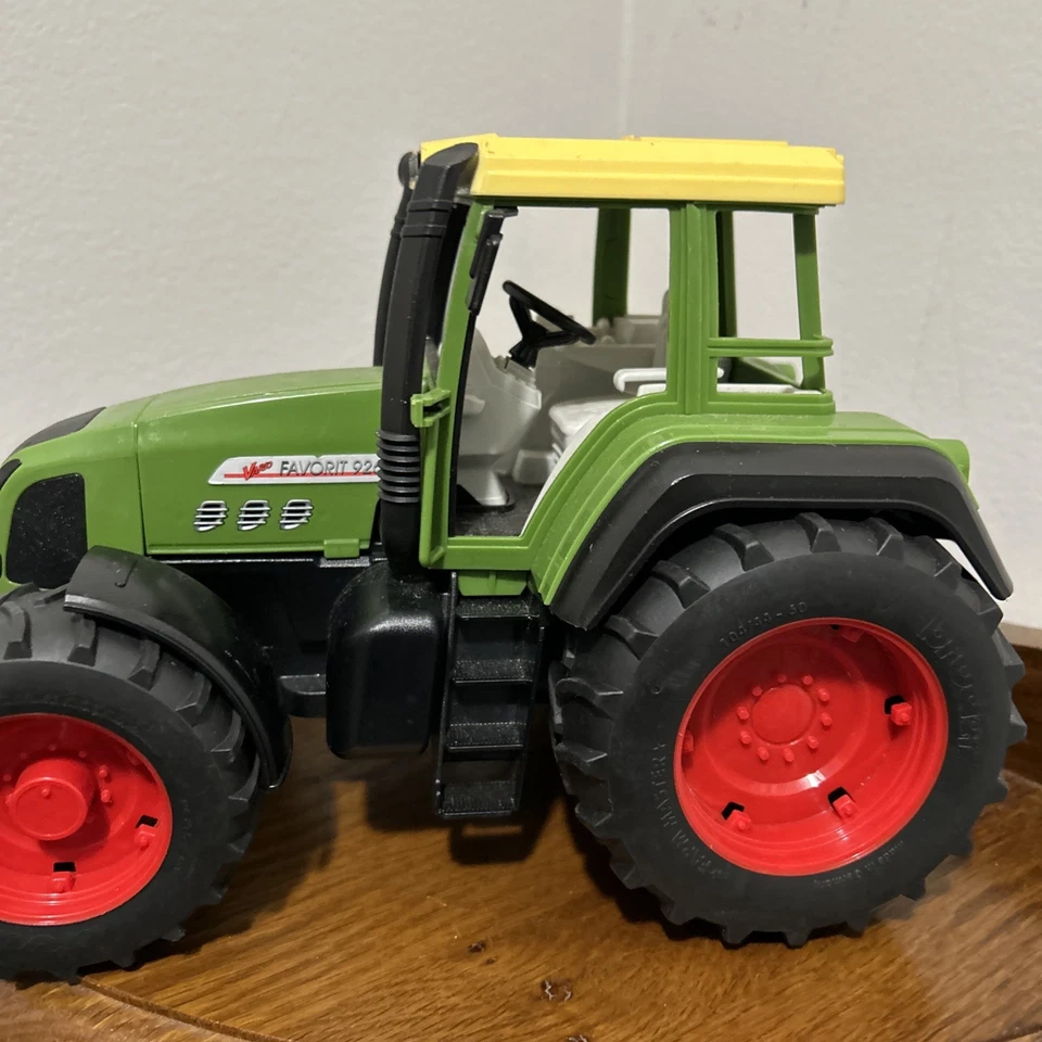 FENDT Favorite 926 Tractor Very Good Used Condition! - Image 3 of 4