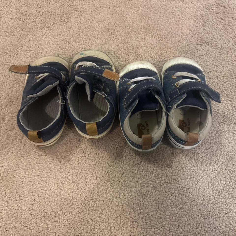 Zapatos de jean azules marca See Kai Run para niños talla 5 + 6 (2 pares usados) Foto 2 de 4